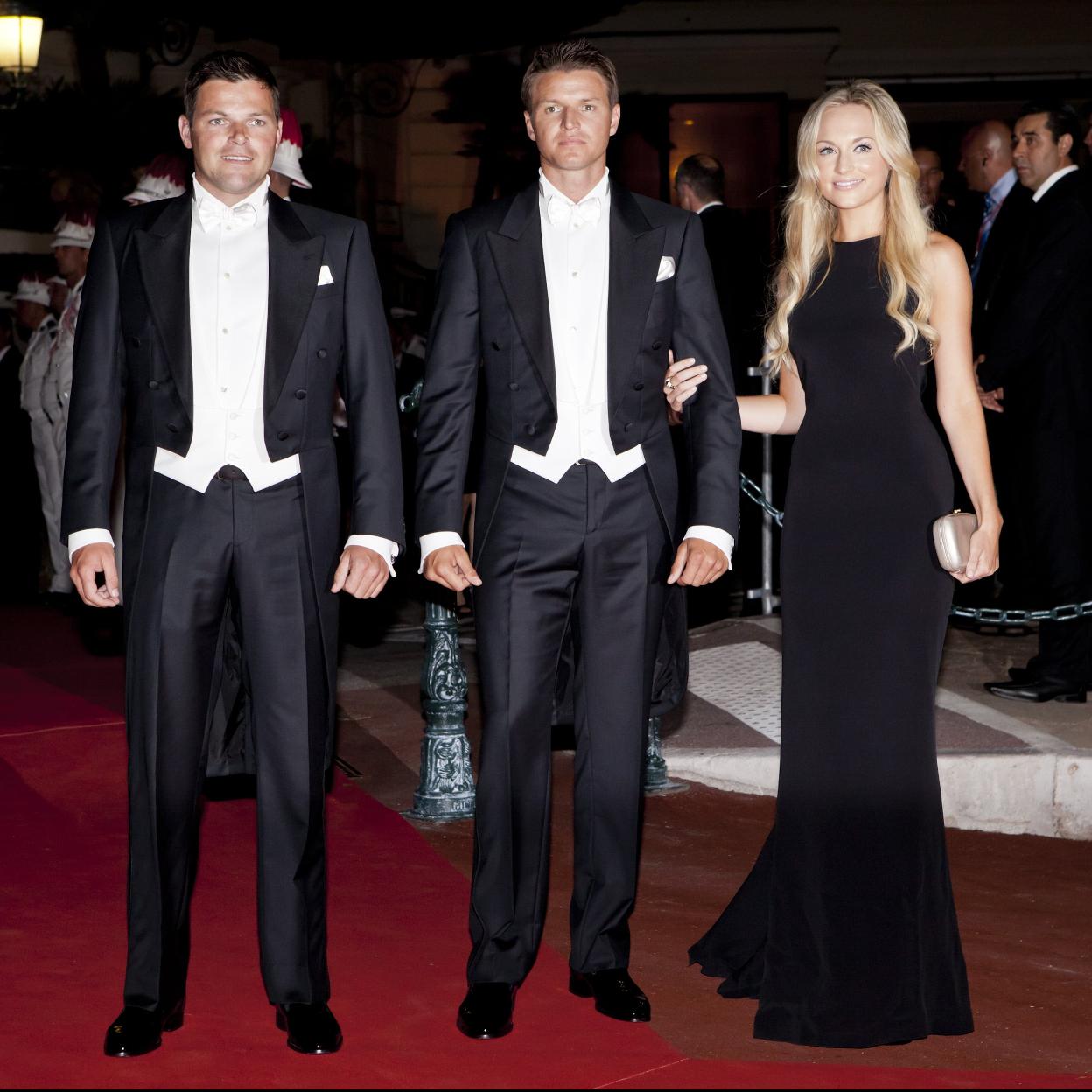 Gareth, Sean y sy¡u mujer Chantell, los defensores del matrimonio de la princea Charlène. Si quieres ver los looks de la princesa que quitan años, pincha en la imagen..