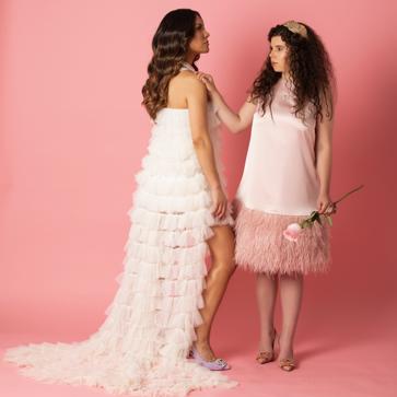 Imagen secundaria 1 - Modelo, Carla Vigo; fotografía, Frank R. Yazno; realización, Jesús Reyes; producción, María Gómez y Carol Vanlaer; MUAH, Alberto Dugarte Institute.