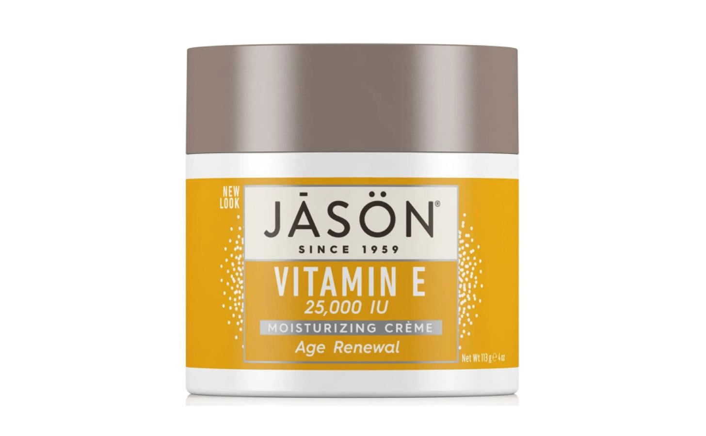 Formulada con el germen de trigo, el aceite de aguacate, el gel de aloe vera y las vitaminas A, C y 25000 I.U de la vitamina E, la crema hidratante antienvejecimiento de la vitamina E JASON 25000IU es un antioxidante poderoso, y garantizará que la piel está protegida e hidratada durante todo el día. Esta crema multitarea además ayuda a luchar contra los índices visibles del envejecimiento, dejándo la piel hidratada y flexible. Consíguela en Look Fantastic por 11,45 euros.