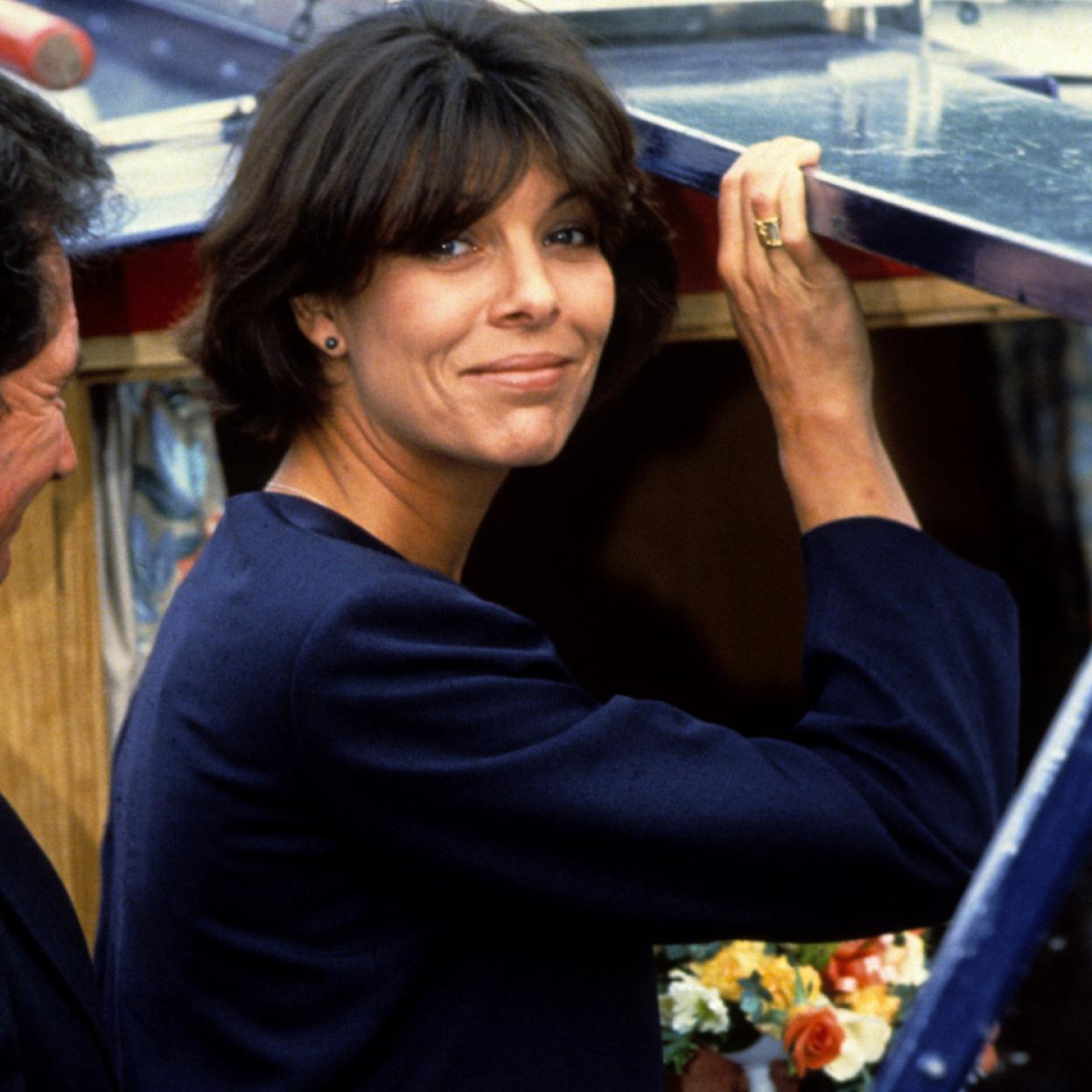 El karma que castiga a Carolina de Mónaco: marginó a su hermana Estefanía por ser poco princesa y ha terminado humillada por un príncipe