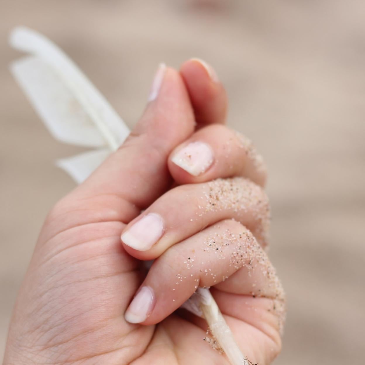 Pincha en la foto y descubre los tonos de esmaltes de uñas que triunfarán este verano en tus manicuras.