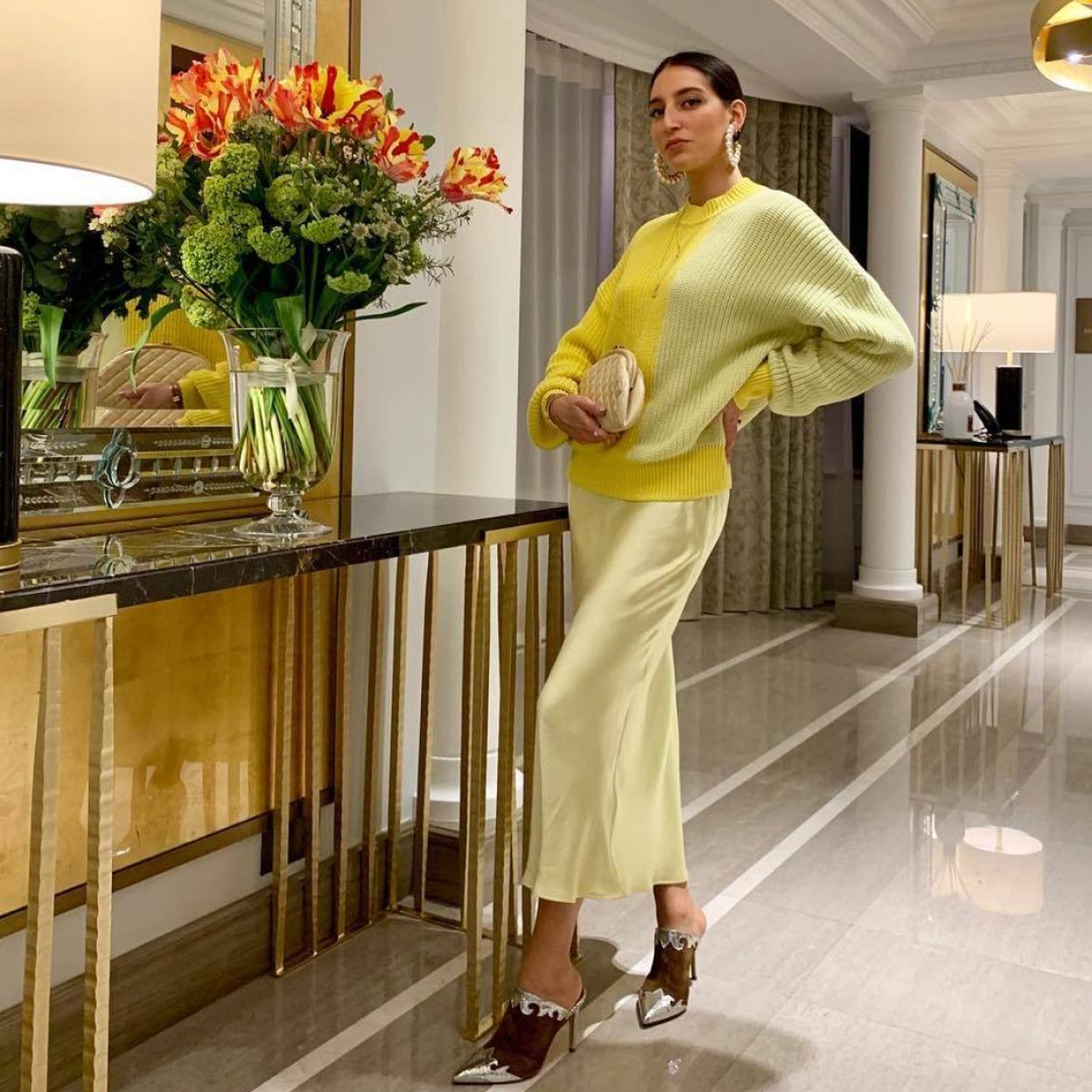 Pincha en la imagen para ver Mini, midi o largas, este verano tú también querrás lucir las faldas que hacen tipazo y combinan con todo