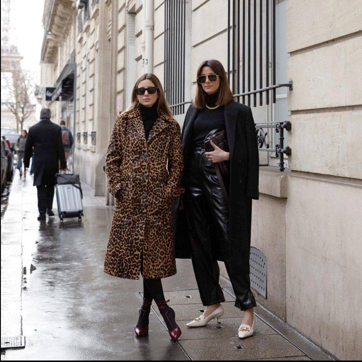 Pincha en la imagen para ver Guía de estilo de influencers sobre cómo combinar estampados y colores: las claves para que no parezca que te has vestido a oscuras