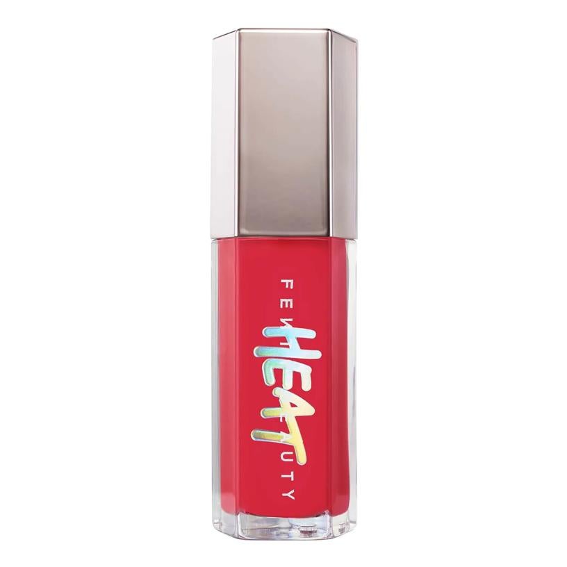 Este gloss de Fenty Beauty se convertirá en tu labial favorito, porque rellena, deja una boca muy suave, elástica y con un toque de color natural y bonito. 18,99 euros