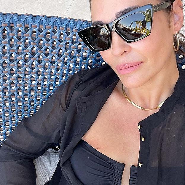 Imagen principal - Vicky Martín Berrocal, Blanca Suárez y Lourdes Montes.