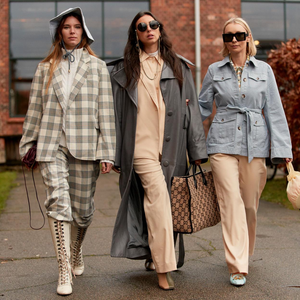 Los pantalones estampados de Zara que demuestran que los looks de después del verano no tienen por qué ser aburridos