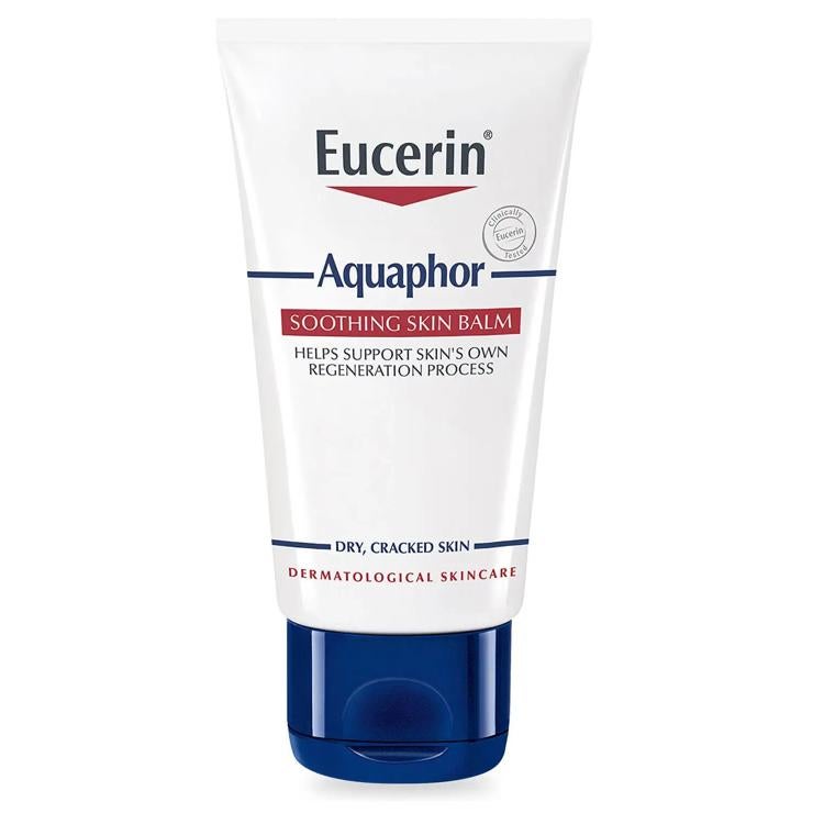 La piel de las manos es la zona que más sufre de los agentes externos. La crema de Eucerin es la recomendada por los dermatólogos y por ese motivo, Meghan Markle la recomienda siempre. 6,95 euros