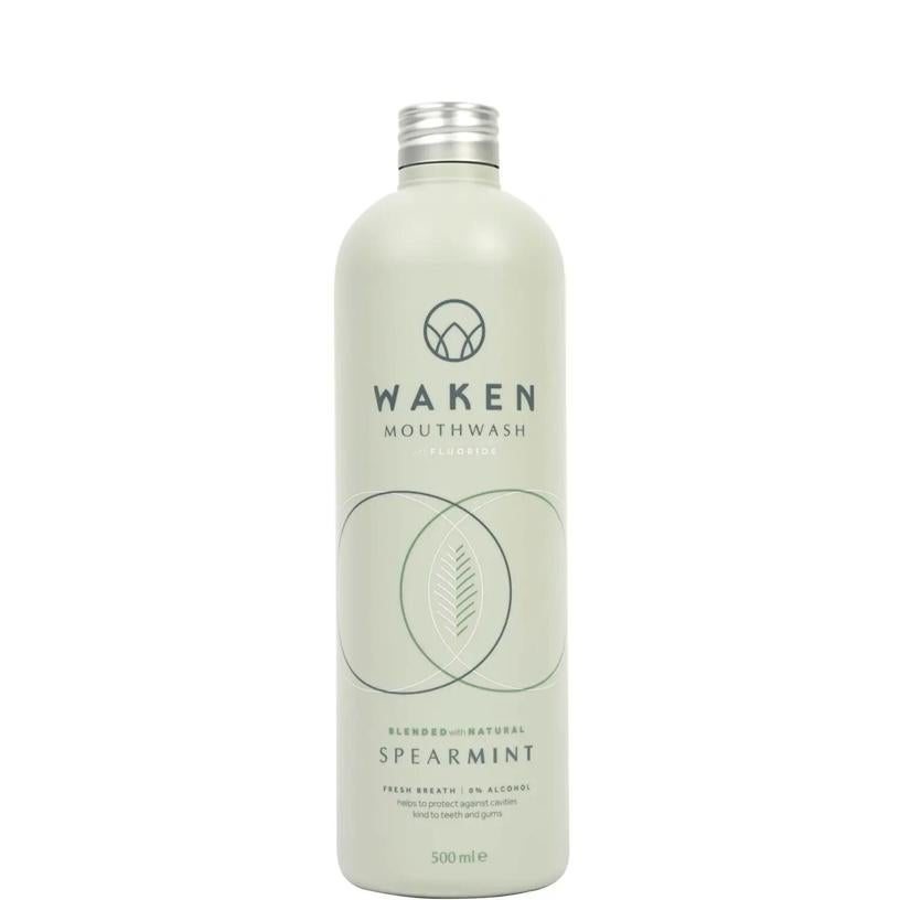 Una sonrisa blanca y sana es más sencillo de lo que imaginas. Con el enjuague bucal de Waken permites que tus dientes estén protegidos todo el día. Es un líquido de menta verde natural para una experiencia fresca y suave. 3,45 euros