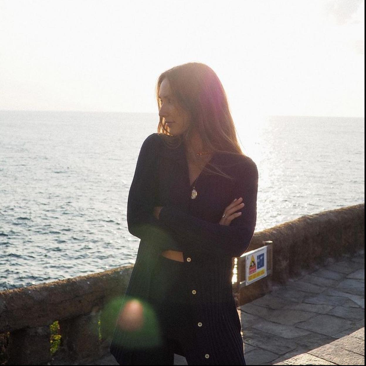 Pincha en la imagen apra ver la nueva colección de Mango que tiene todo para volver a la rutina sin que le falte de nada a tus estilismos.