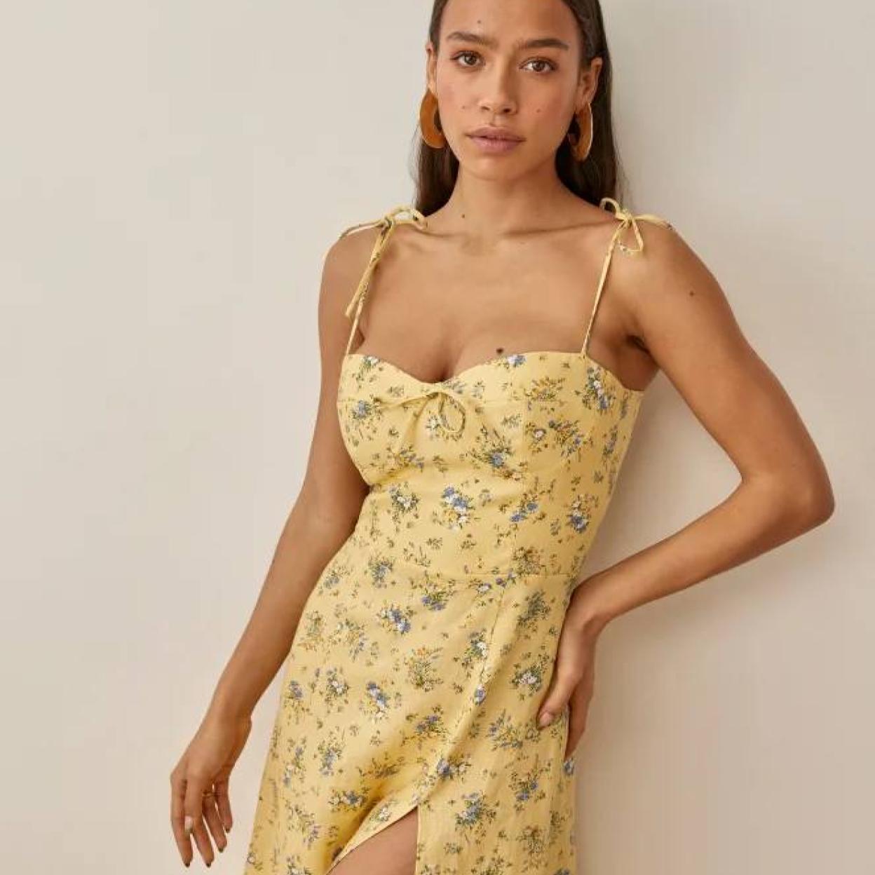 Pincha en la imagen para ver Paisley, de cuadros o de flores: escoge tu estampado favorito y pon en tus estilismos la falda que acaba de llegar a las tiendas y no vas a dejar de ponerte