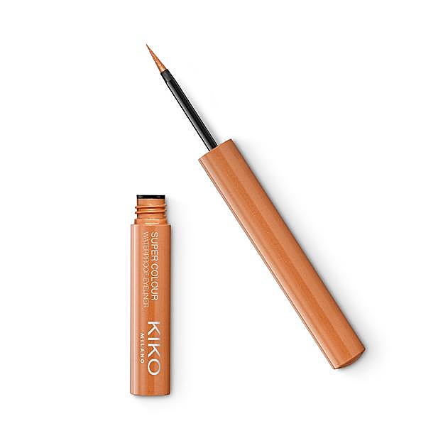 Eyeliner naranja con glitter. 6,99 euros 