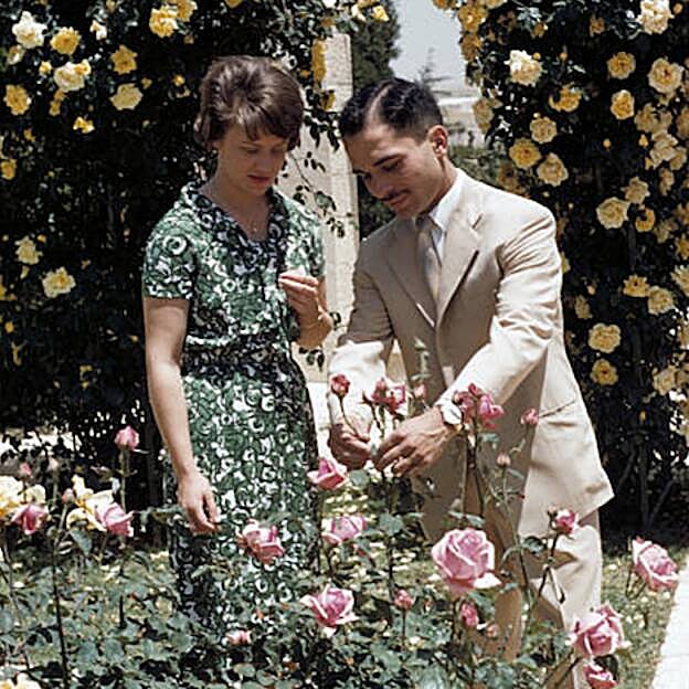 El escandaloso romance del rey Hussein de Jordania con una actriz de Hollywood que terminó en drama: espías, una fiesta y un asesinato