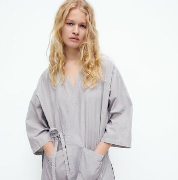 Imagen secundaria 1 - Tres kimonos muy favorecedores y elegantes que vas a poder ponerte todo el otoño