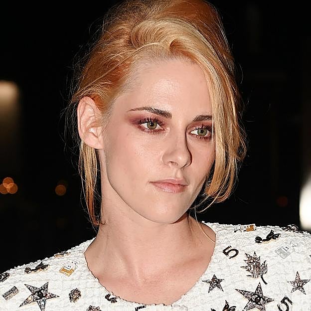 El look beauty de Kristen Stewart para acudir a la Yves Saint Laurent Party en el Festival de Venecia 2021.