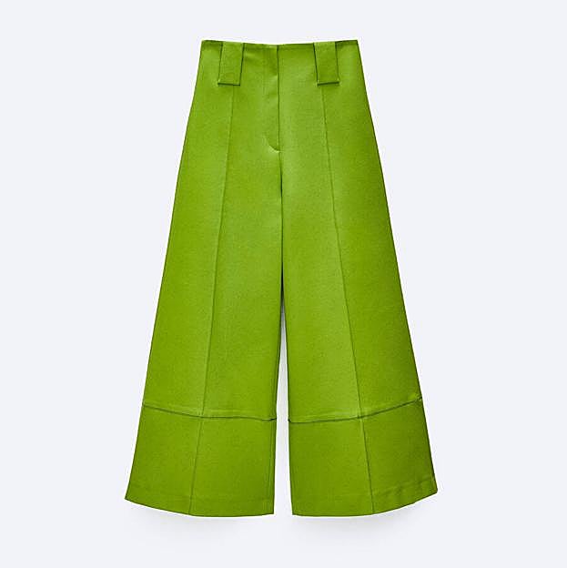 Pantalón estilo culotte de algotón verde de Uterqüe. 79 euros.