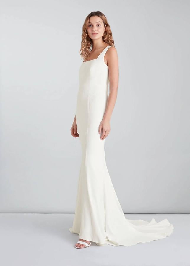 Vestido Mia largo terminado en cola con escote cuadrado y espalda al aire de Whistles. 649 euros
