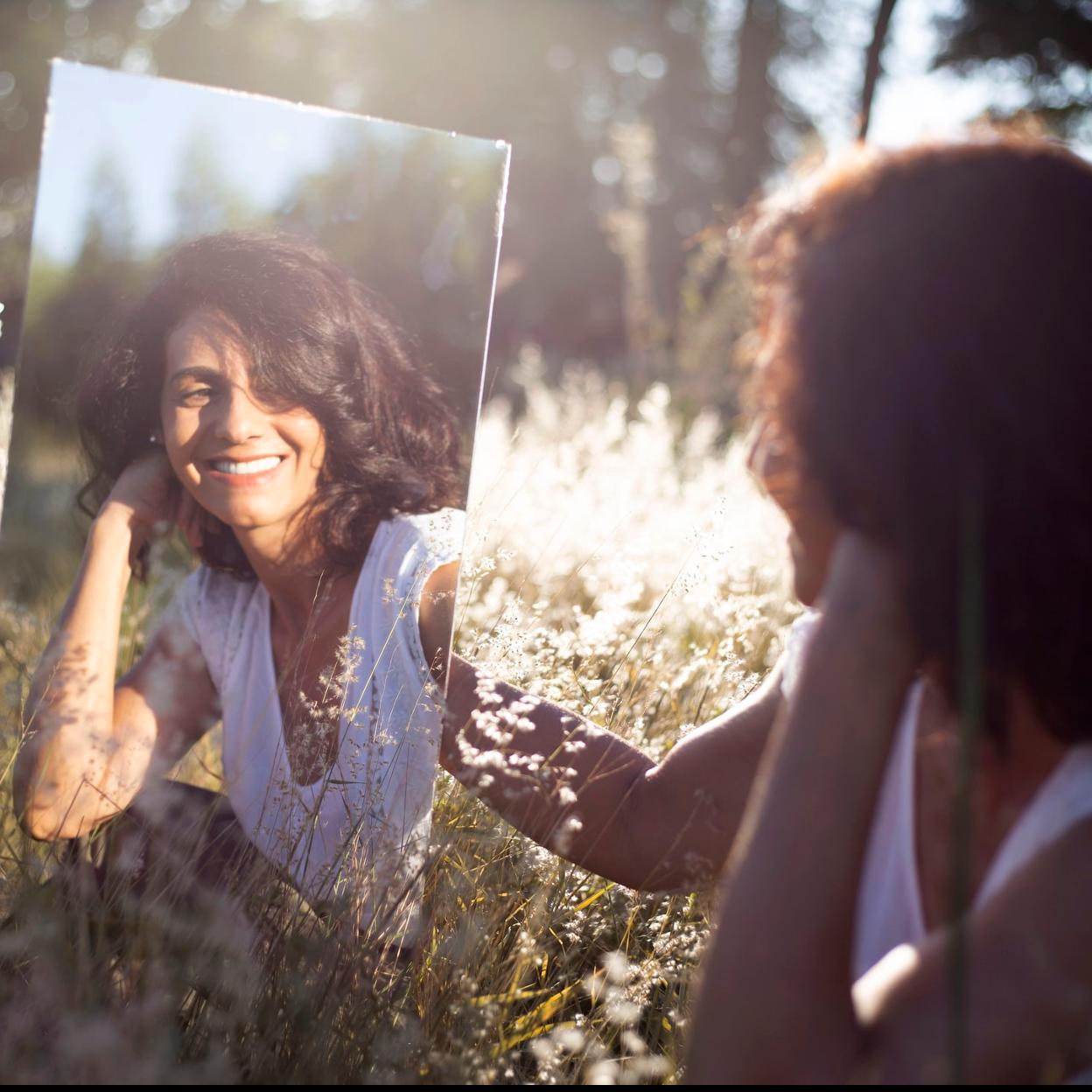 Huesos, proteínas, menopausia y otras razones por las que necesitas tomar suplementos