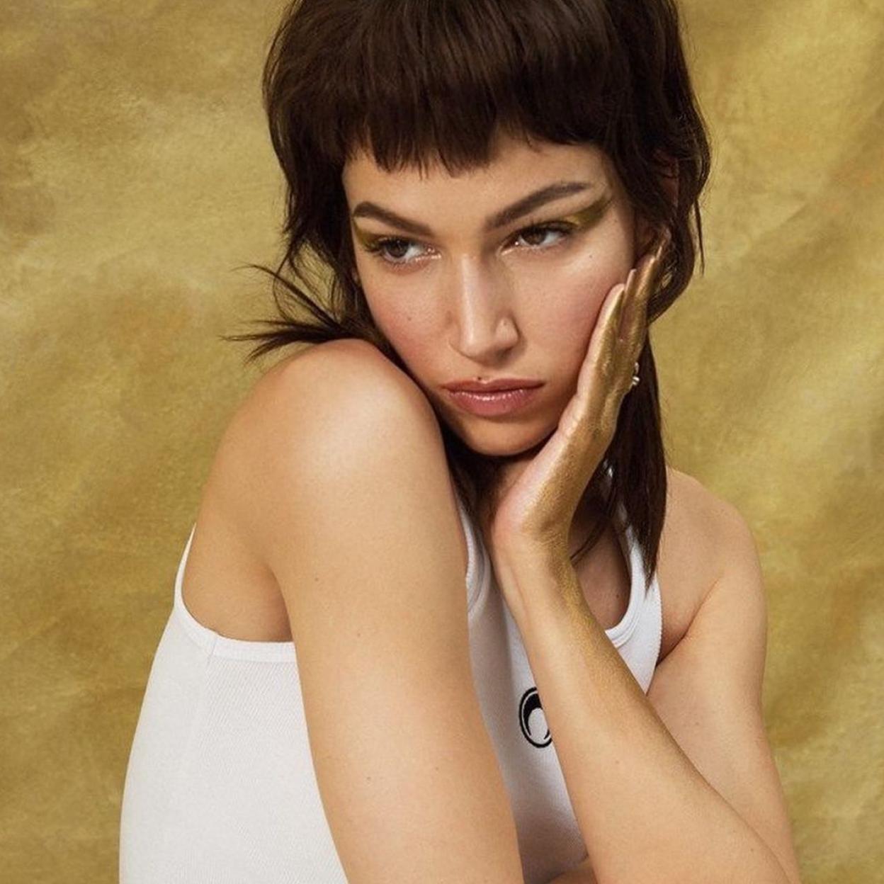 Pincha en la imagen para conocer las 12 mejores sombras de ojos en stick que te ahorran tiempo y esfuerzo. 