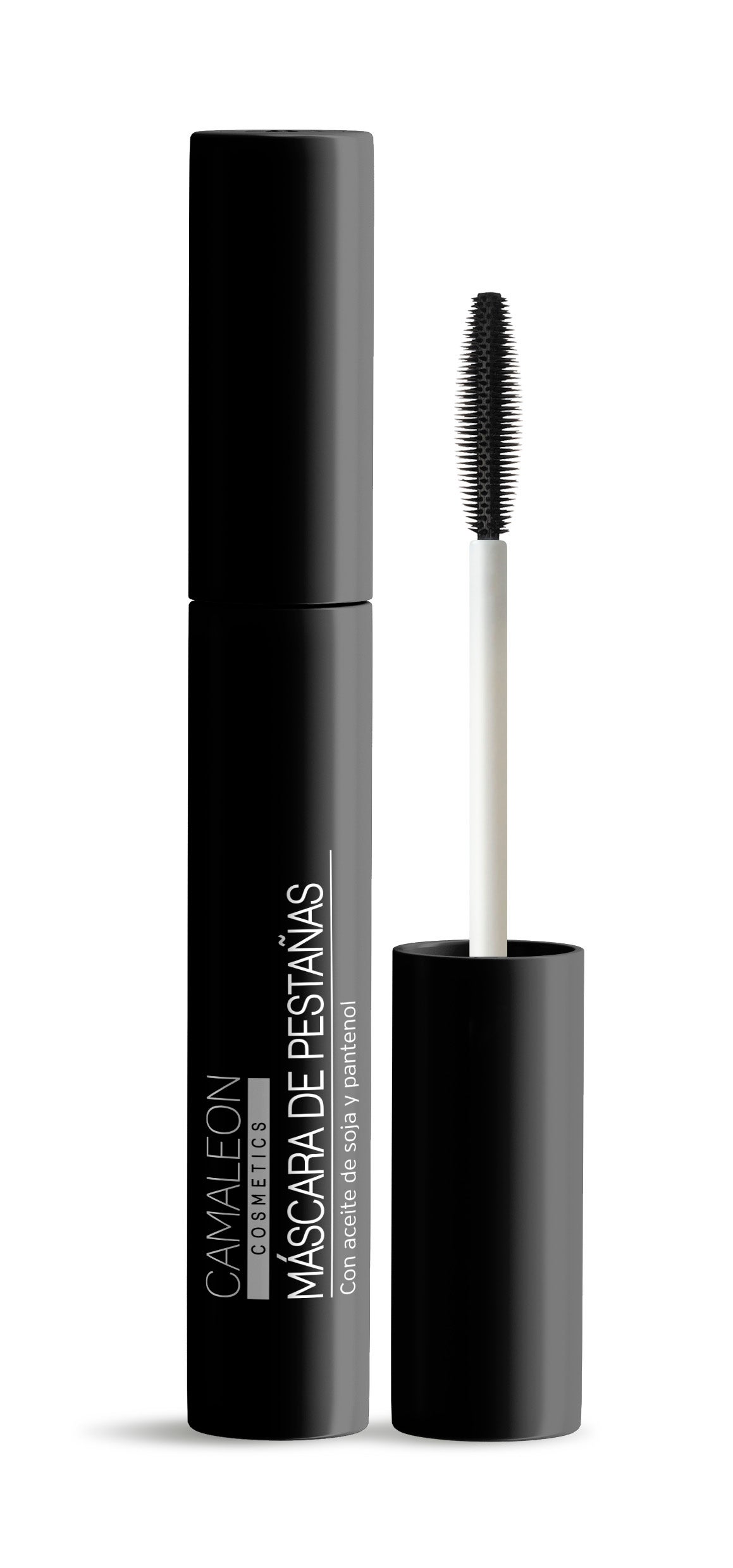 Máscara de pestañas de la firma made in Spain Camaleon Cosmetics. Un rímel que define, alarga, voluminiza y protege las pestañas gracias a una combinación de ingredientes de altura como el pantenol, el aceite de camelina, la vitamina E, el aceite de soja y un complejo de activos nutritivos como el ricino, el aceite de oliva virgen extra o la rosa mosqueta. Además, es vegano, no lleva perfume ni siliconas ni parabenes y cuesta 12,90 euros.