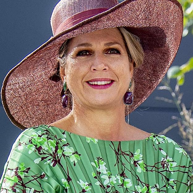 Por qué las vacaciones de la reina Máxima de Holanda siempre acaban en polémica por sus derroches: empiezan los problemas con su coto privado de caza