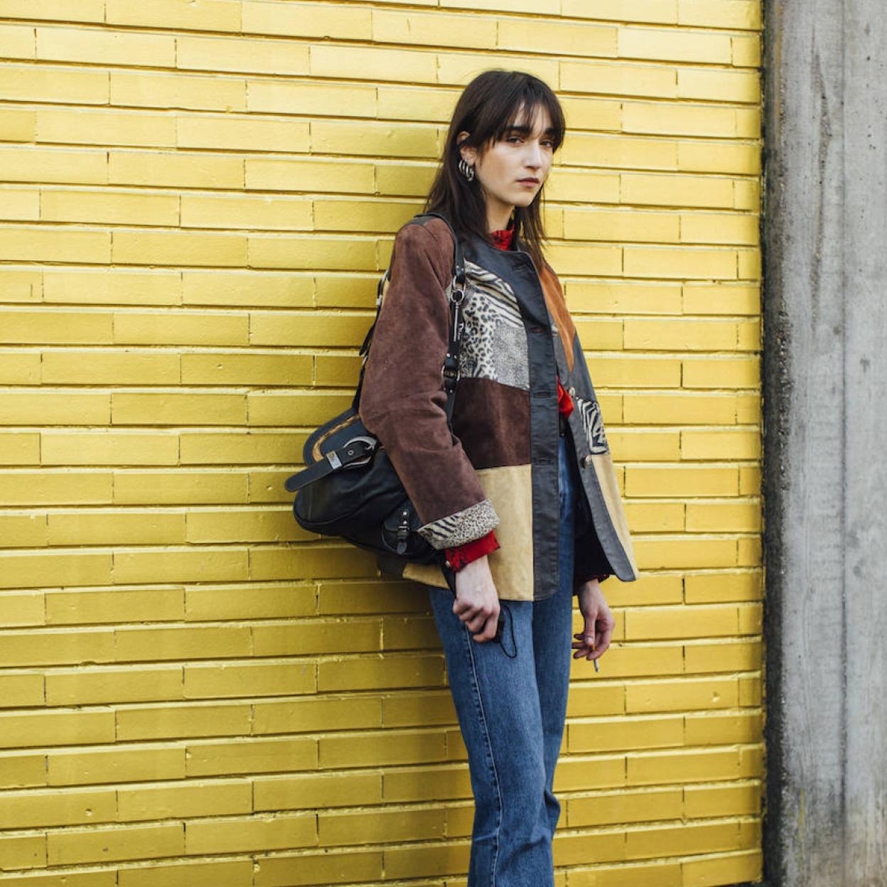 Pincha en la foto para ver cómo llevan las influencers la chaqueta de cuero, un básico imprescindible para los looks de entretiempo