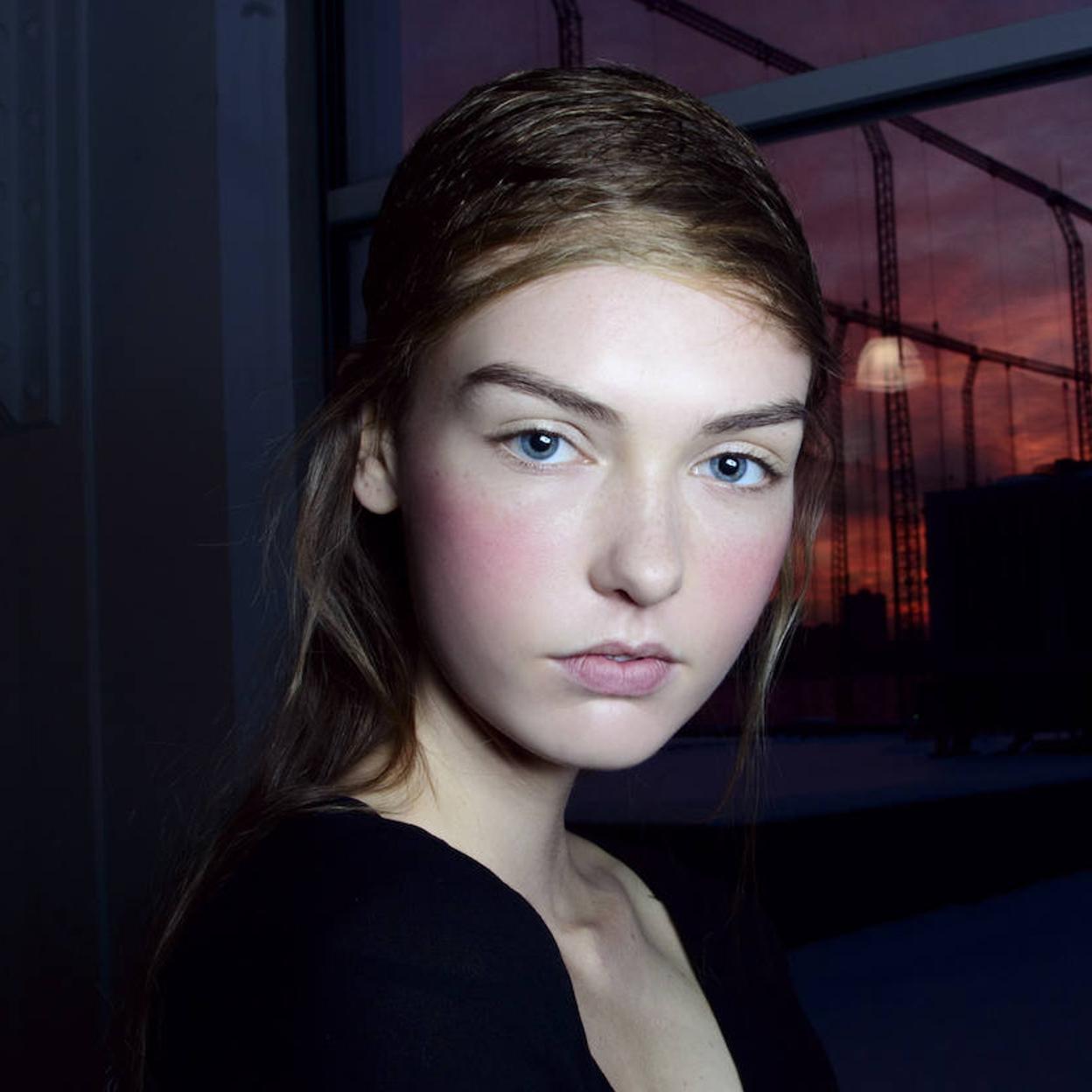 Pincha en la foto para ver los mejores aceites según tu tipo de piel que dejan un rostro radiante y un glow de estrella de cine