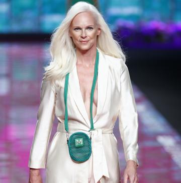 Imagen secundaria 1 - Los mejores looks de los desfiles de la Fashion Week de Madrid: tendencias, colores y tejidos que se llevarán la próxima temporada