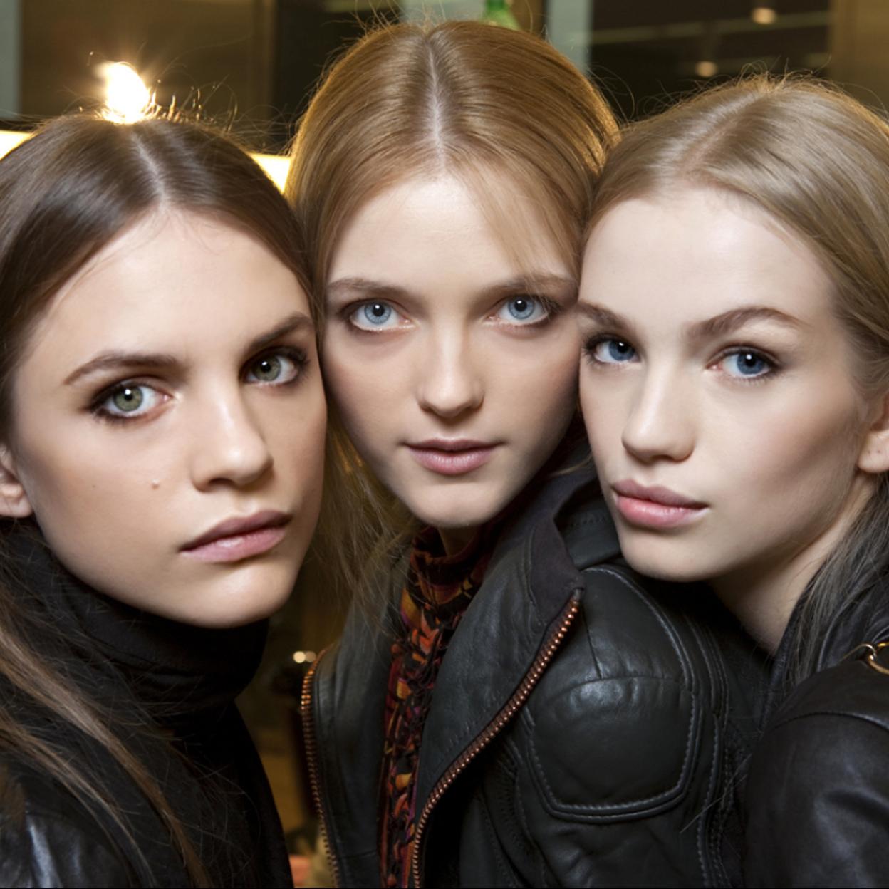 Pincha en la imagen para descubrir los contornos de ojos antiedad de alto rendimiento que restan años. 