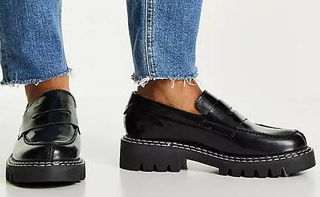 El modelo de de Selected Femme tiene un precio de 127,99 €