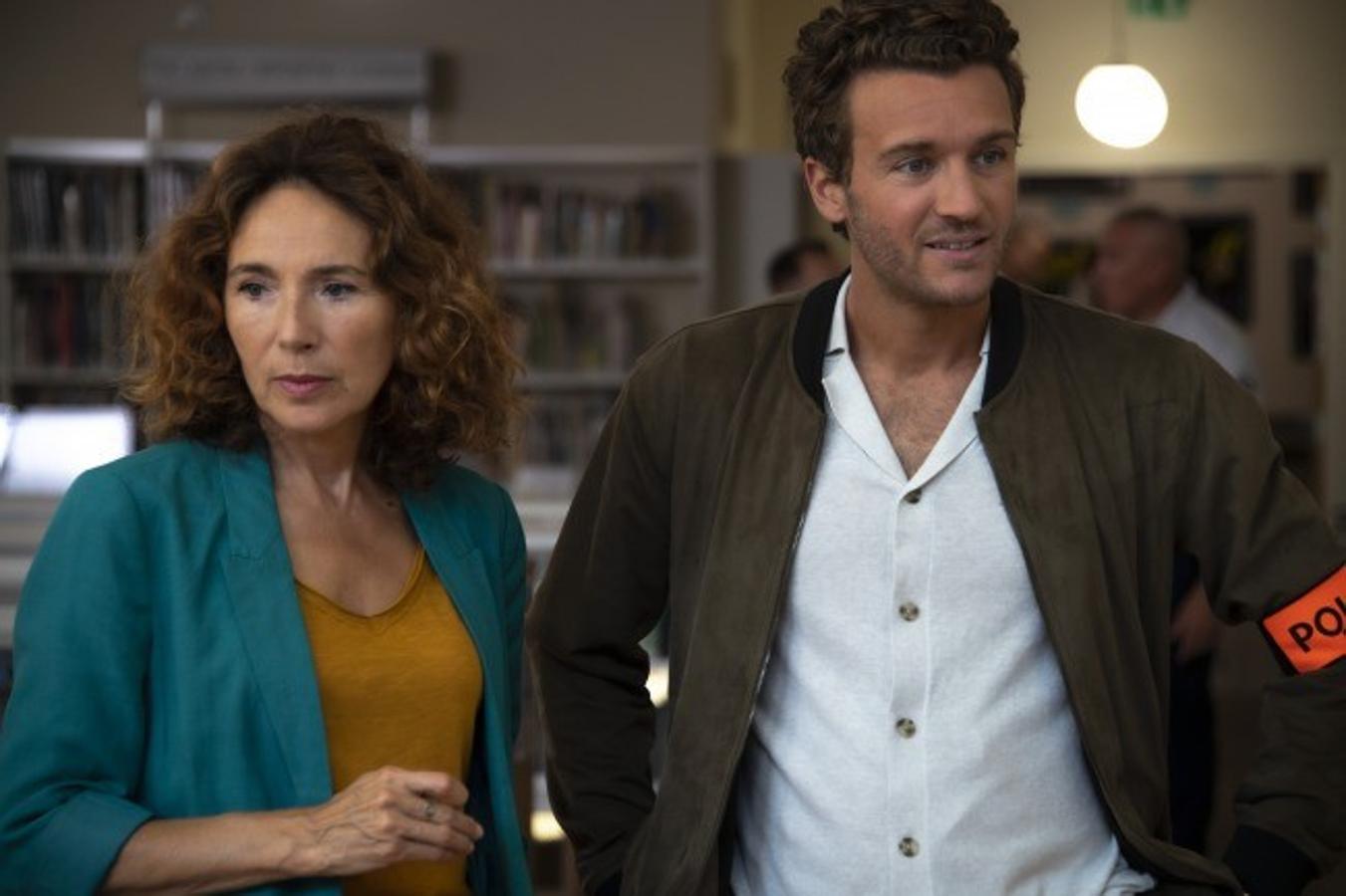 Producción francesa donde una pareja de investigadores se enfrenta a los casos considerados magistrales, aquellos en los que los criminales no dejan huella. La novedad es que el dúo protagonista cambia cada dos episodios, pero… ¿conseguirán estos policías resolver unos crímenes aparentemente perfectos?