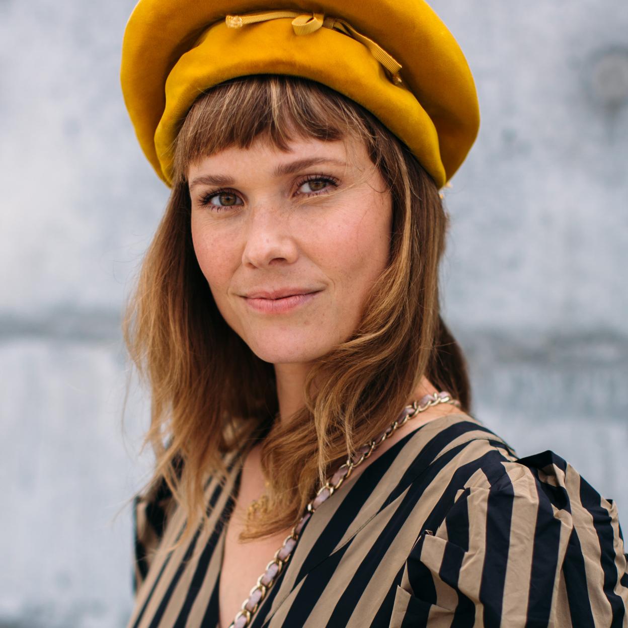 Pincha en la imagen para ver los sérum con color, la nueva revolución en el mundo de la belleza que consigue un maquillaje efecto antiedad y un cuidado de la piel en un solo paso.