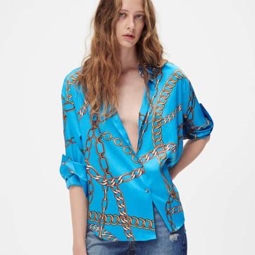 Imagen secundaria 1 - Del paisley a las flores, estas son las camisas estampadas que mejoran tus looks con vaqueros este otoño