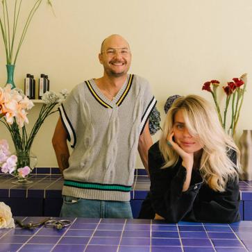 Imagen secundaria 1 - La ceramista Oksana, los floristas Centà Lisbon y la ilustradora Ana Collectives son tres de los creadores seleccionados por el programa Stradivarios Meets Art para dar a conocer el trabajo de jóvenes artistas de distintas discuplinas. La iniciativa que ha puesto en marcha la marca de Inditex se une a otras ya existentes, en una tendencia creciente en el mundo de la moda, que se apoya en el arte para consolidar sus vínculos con la cultura y no solo con el consumo.