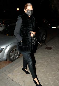 Imagen secundaria 2 - De sus pantalones efecto piel favoritos al look de invitada más impresionante: los looks de Margarita Vargas que la convierten en un icono de estilo