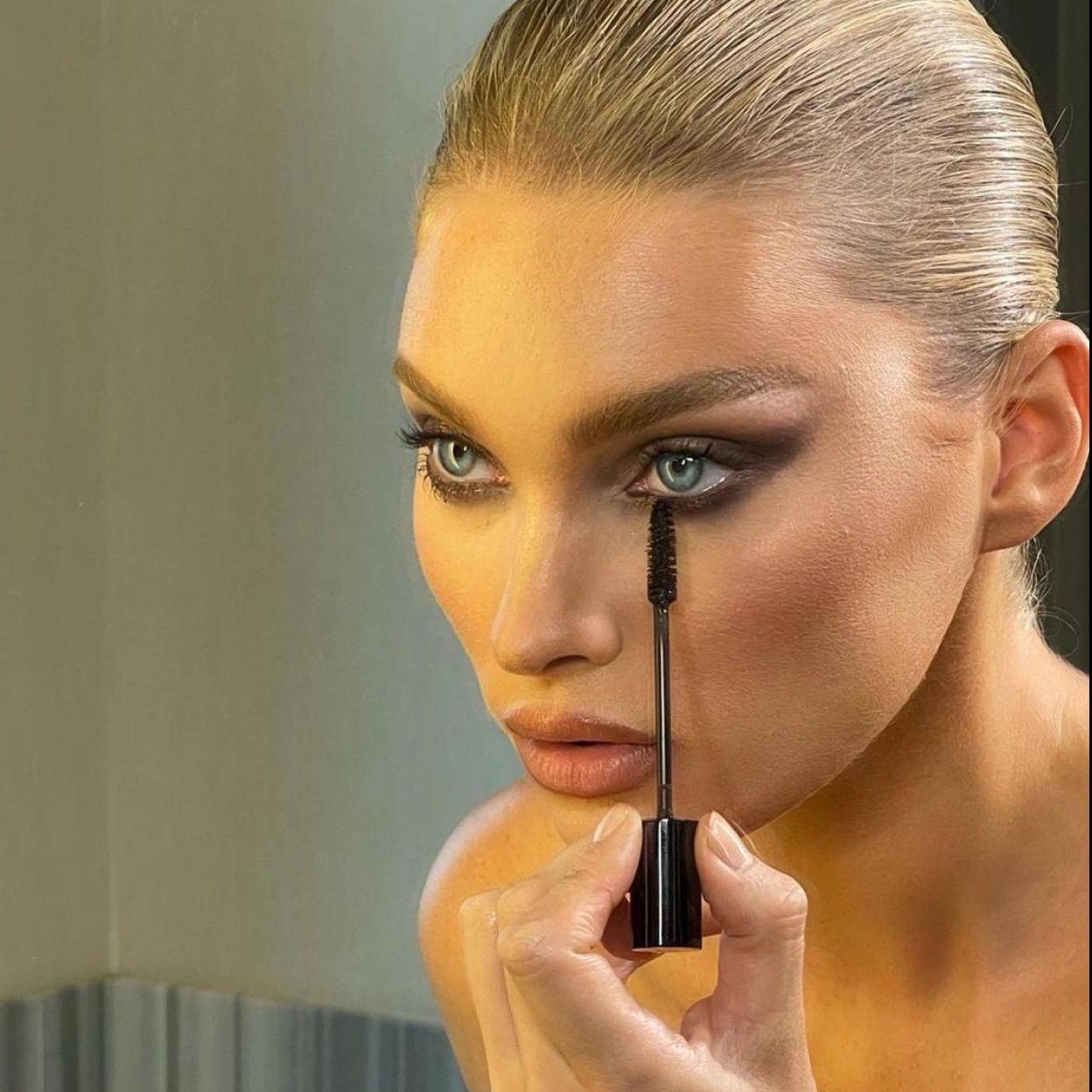 Pincha en la imagen para ver Máscaras de pestañas para abrir y rejuvenecer tu mirada en una sola pasada: longitud, volumen y curvatura están asegurados