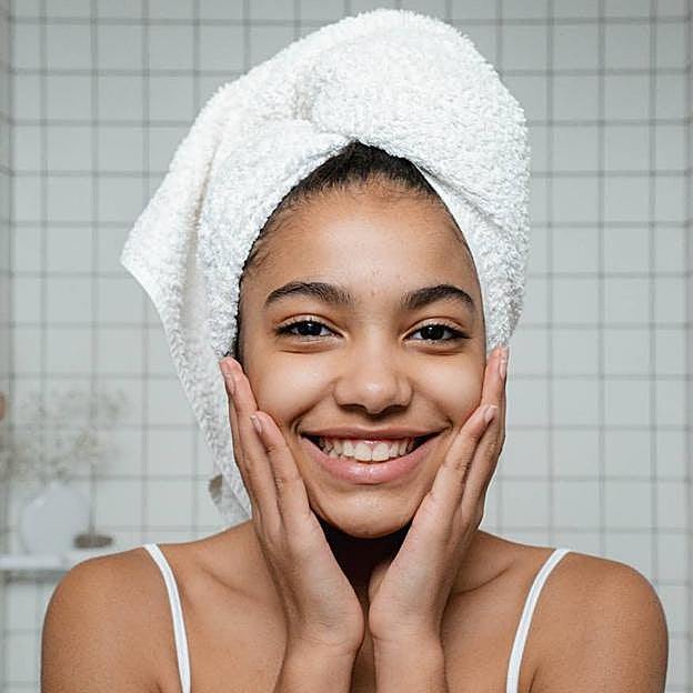 Espirulina, el ingrediente rico en antioxidantes que ilumina la piel (y algunos productos donde encontrarlo)