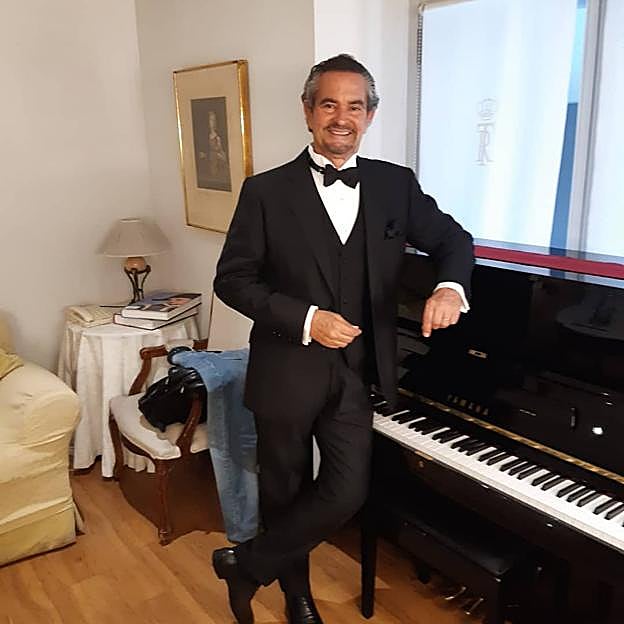 Stefano Palatchi compagina su carrera como cantante de ópera con sus conciertos como croooner