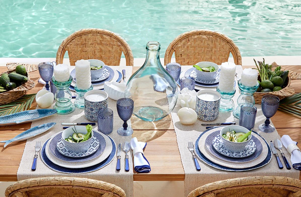 Este menaje de mesa (vajillas, cuberterías, cristalerías) de El Corte Inglés (desde 2.95 euros cada pieza).