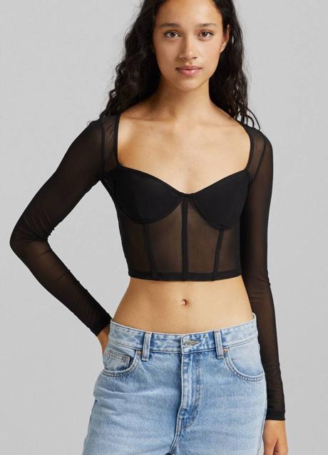 Imagen - La camiseta tipo corsé es de manga larga