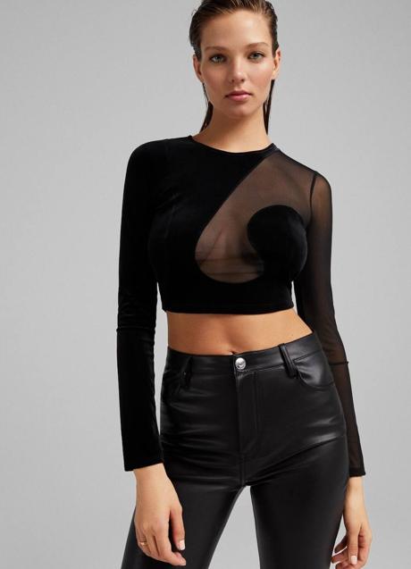 Imagen - La camiseta de terciopelo es de corte crop