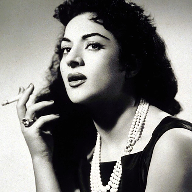 Los hombres en la vida de Lola Flores: amantes por necesidad, flechazos por pasión y una boda con El Pescaílla que casi provoca una guerra 