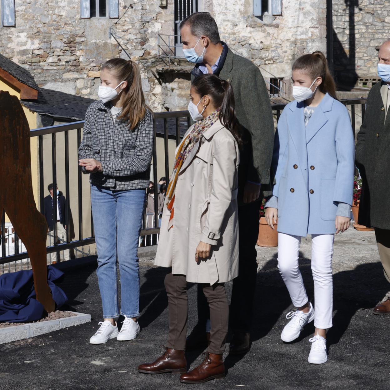 Pincha en la imagen para ver los botines marrones más bonitos y cómodos: perfectos para sustituir a los negros porque también pegan con todo.