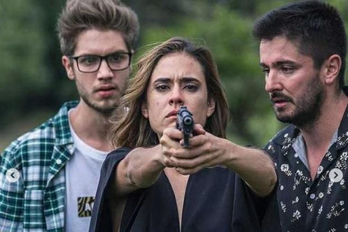 Diecisiete años después de ser injustamente encarcelada, una compositora brillante busca venganza contra los hombres que la hundieron y asesinaron a su familia.