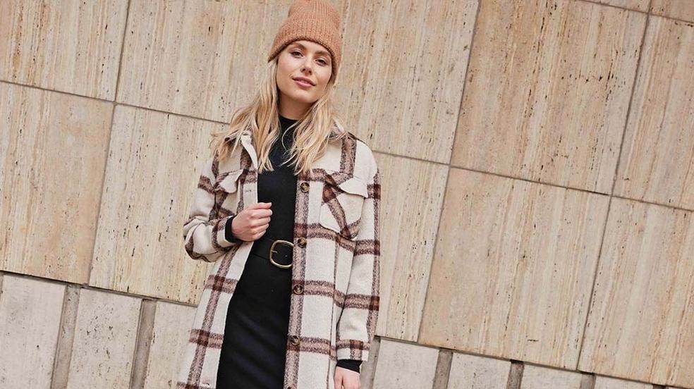 Tenemos las 10 sobrecamisas más bonitas de Zara que te van a hacer ver de otra forma la prenda tendencia del otoño