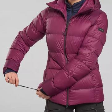 Imagen secundaria 1 - Hemos encontrado en Decathlon el abrigo acolchado tendencia con el color más bonito del momento