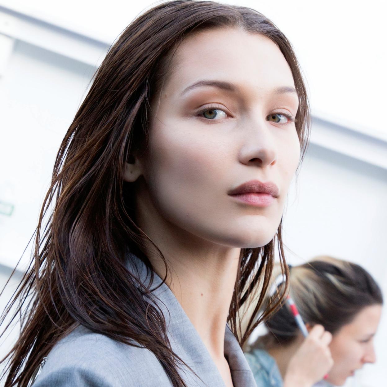 Pincha en la imagen para conocer los aceites en seco con los que hidratarás el rostro, el cuerpo y el pelo. 