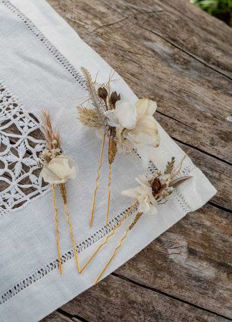 Imagen - Las Horquillas Ceres están confeccionadas con flores de tonos naturales