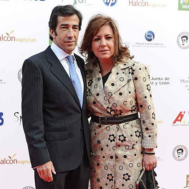 La siempre discreta y anónima hermanastra de Vicky Martín Berrocal, Marisa Martín del Molino Berrocal y su marido el torero Juan Mora.