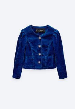 Imagen secundaria 2 - 1. Chaqueta corta de color rosa con botones joya de Mango (59,99 euros). 2. Chaqueta de tweed en color amarillo con botones perla de Uterqüe (159 euros). 3. Chaqueta azul de terciopelo con bolsillos de Uterqüe (159 euros). 
