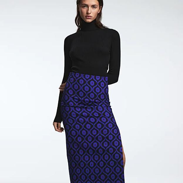 Imagen principal - Jersey de punto y falda de tubo: 3 estilismos para que te apuntes al look de oficina que sienta bien en todas las tallas